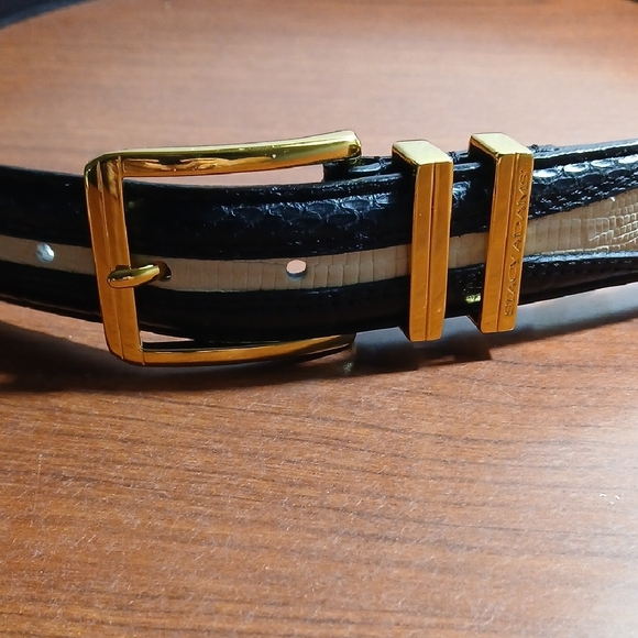 Stacy Adams Other - Stacy Adams Black and Gold Belt Bag